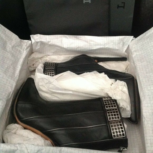 L.A.M.B. Troy Leather BLACK Ankle Boots - Picture 10 of 10